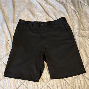 PGA Tour Men's Black Flat Front Shorts. Waist 34
